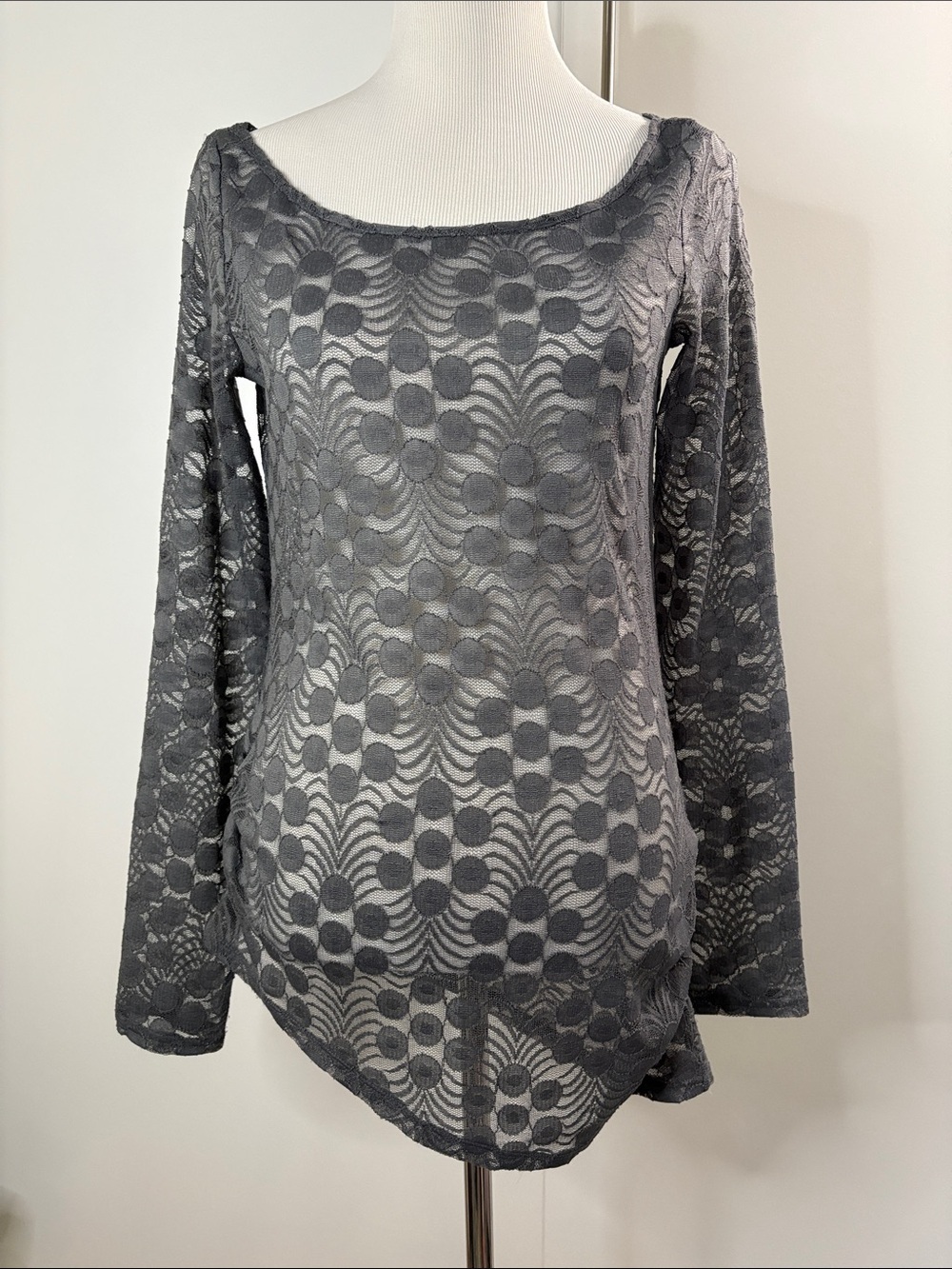 Meadow Rue Gray Lace Long Sleeve Top